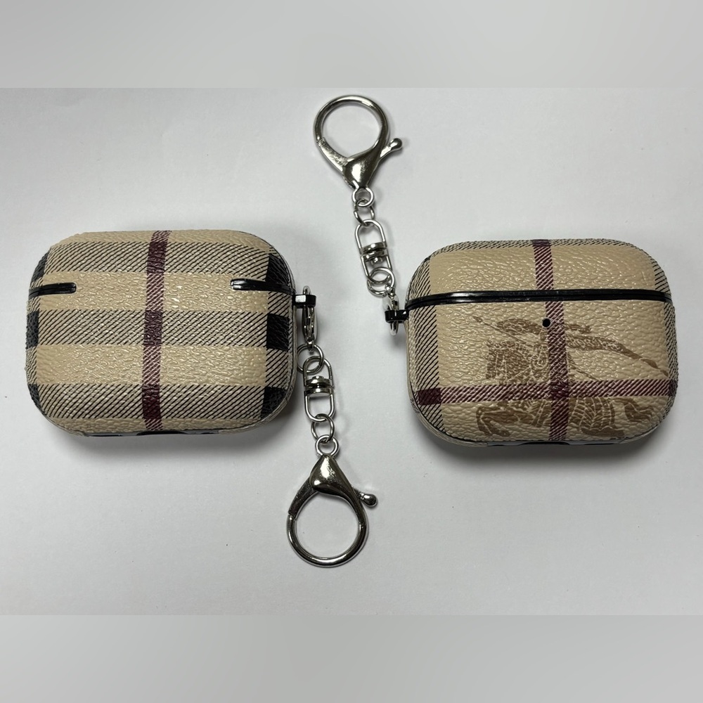 DESIGNER AIRPOD PRO GENERATION 3 PROTECTIVE CASE W/KEYRING - Picture 4 of 5